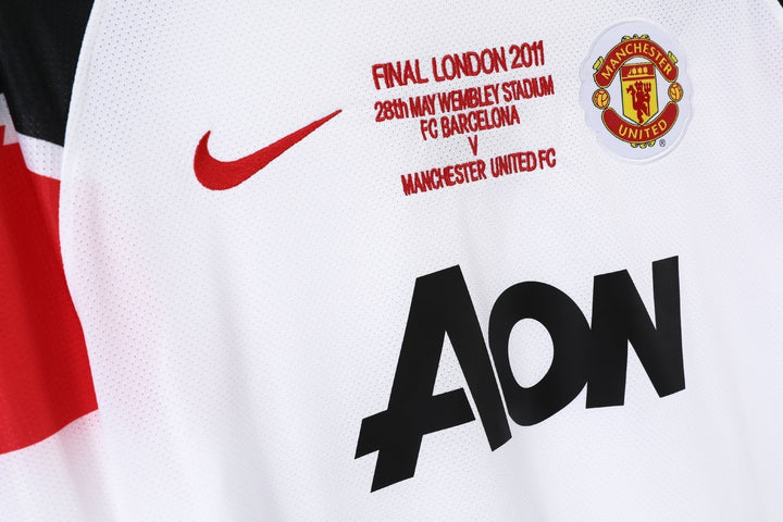 Manchester United 10/11 Away Retro Shirt