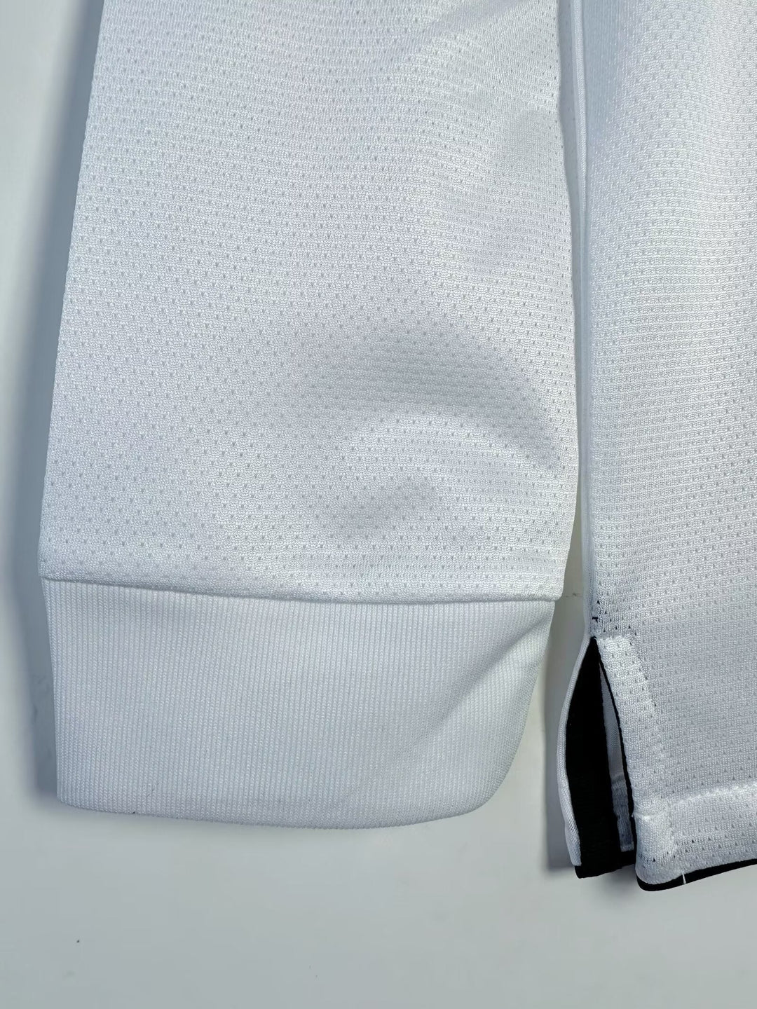 Manchester United 2010/11 Away Retro Shirt - Long Sleeve