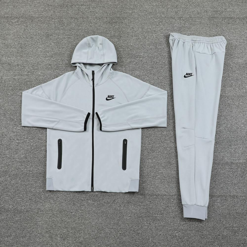 Nike Tech Fleece Set – Light Grey