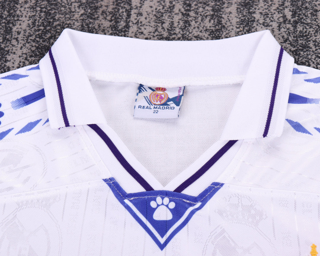 Real Madrid 96/97 Children's Home Retro Set (+Patches)