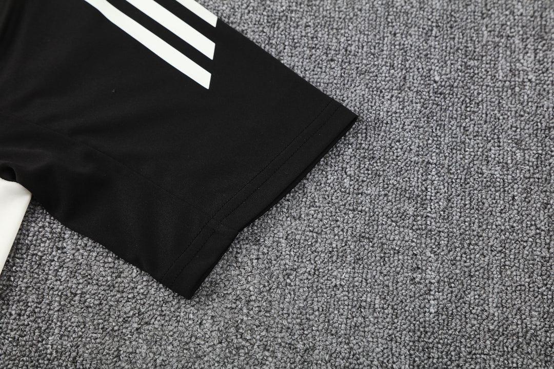 Manchester United 2025/26 Training Kit - White