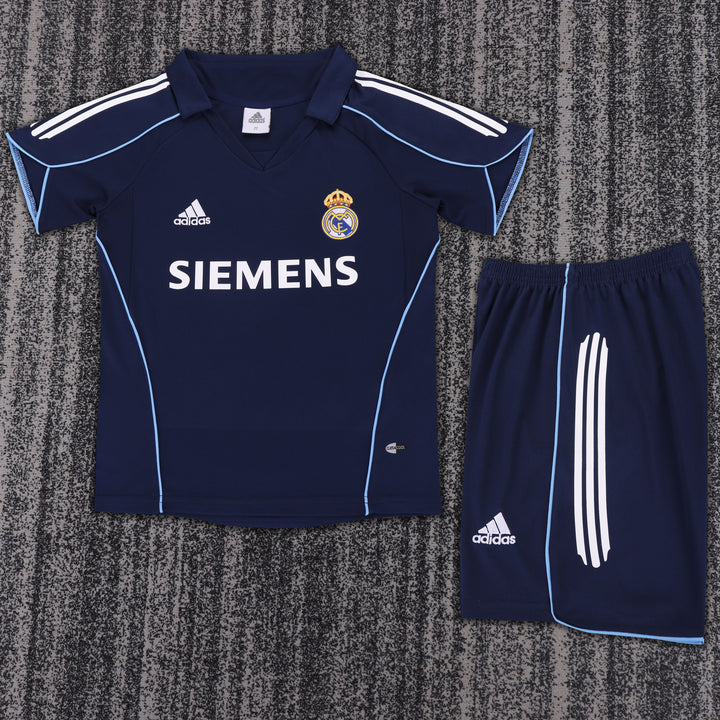 Real Madrid 05/06 Children's Away Retro Set