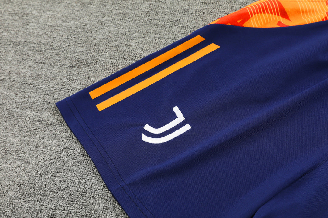 Juventus 2024/25 Training Kit - Orange/Blue