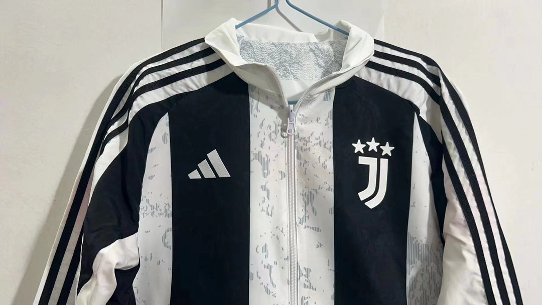 Juventus Reversible Windbreaker Jacket - White