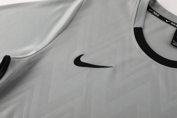 Nike Training Shirt - Grey