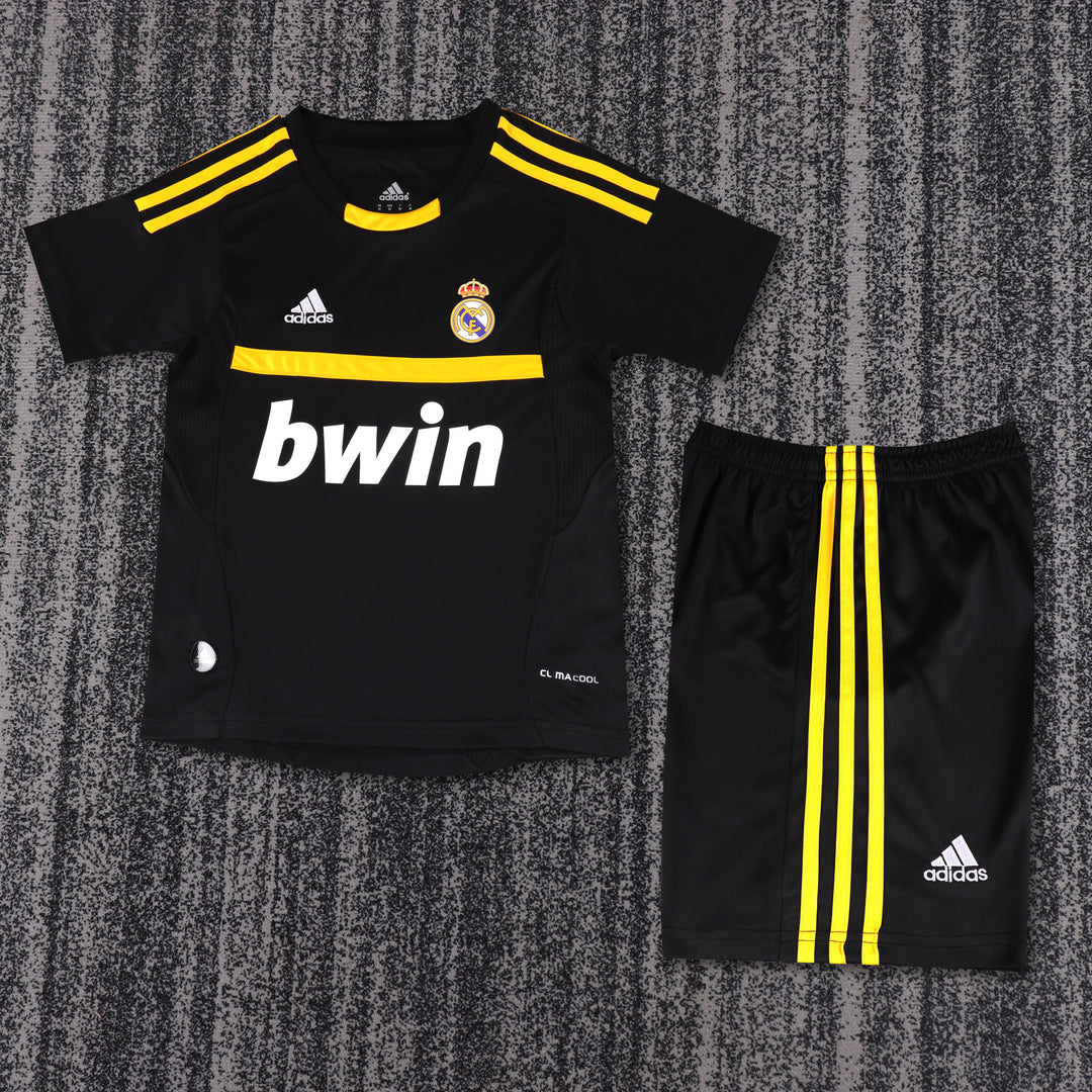 Real Madrid 11/12 Children's Away Retro Set Goalkeeper