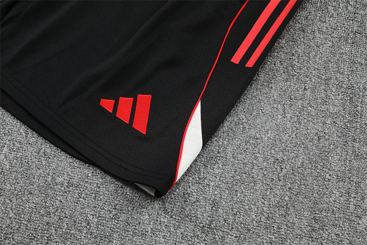 Liverpool Training Kit 25/26 - Cream/Black