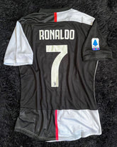 Juventus 2019/20 Retro Shirt - Ronaldo #7 (+Patches)