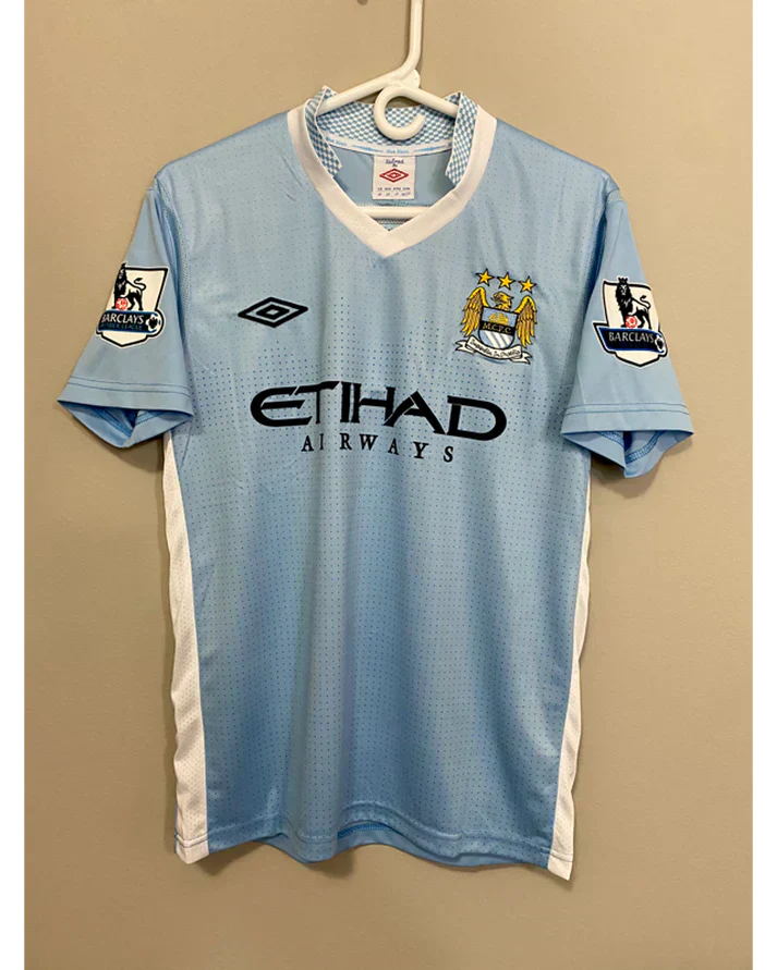 Manchester City 11/12 Home Retro Shirt - Kun Agüero #16 (+Patches)