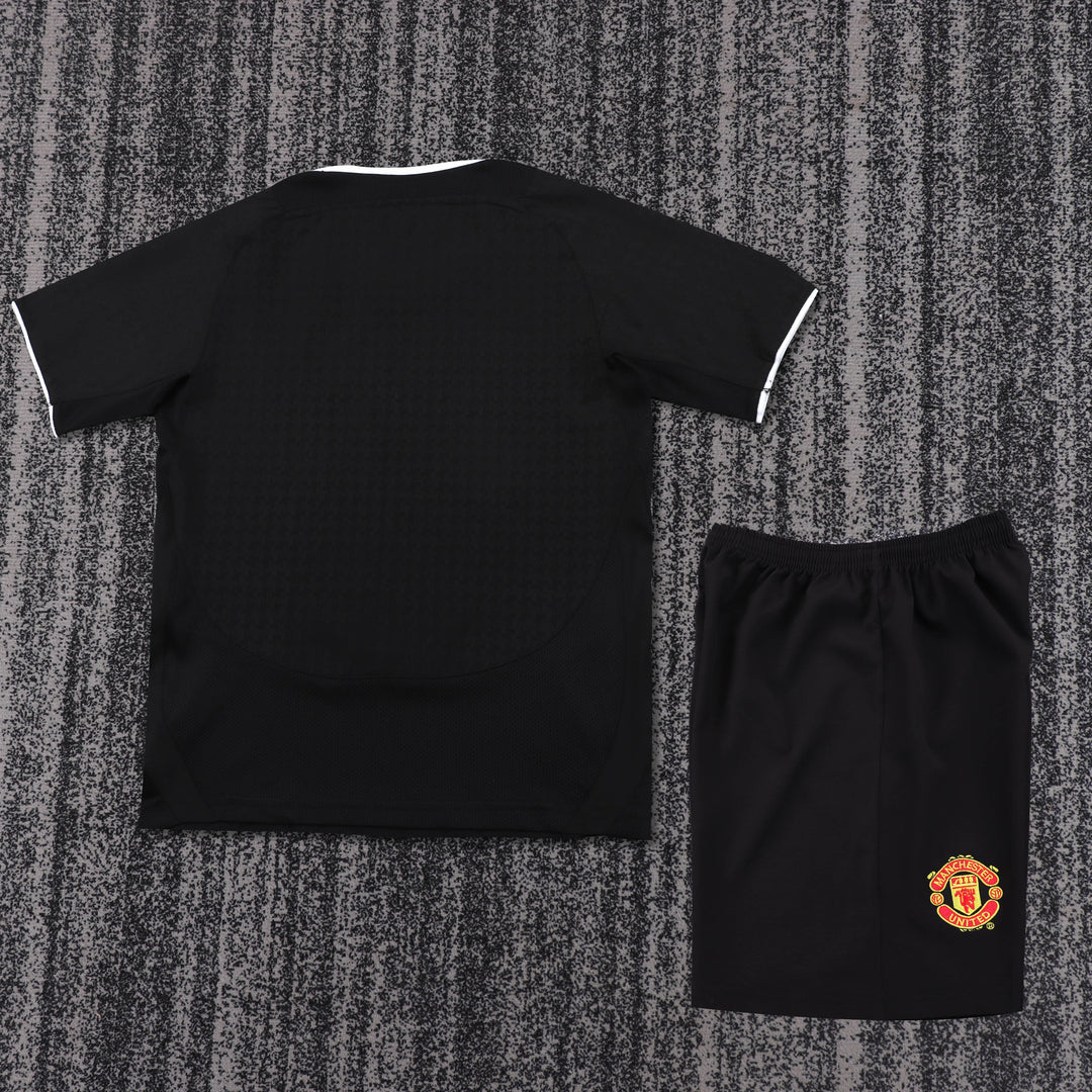 Manchester United 03/04 Children's Away Retro Set