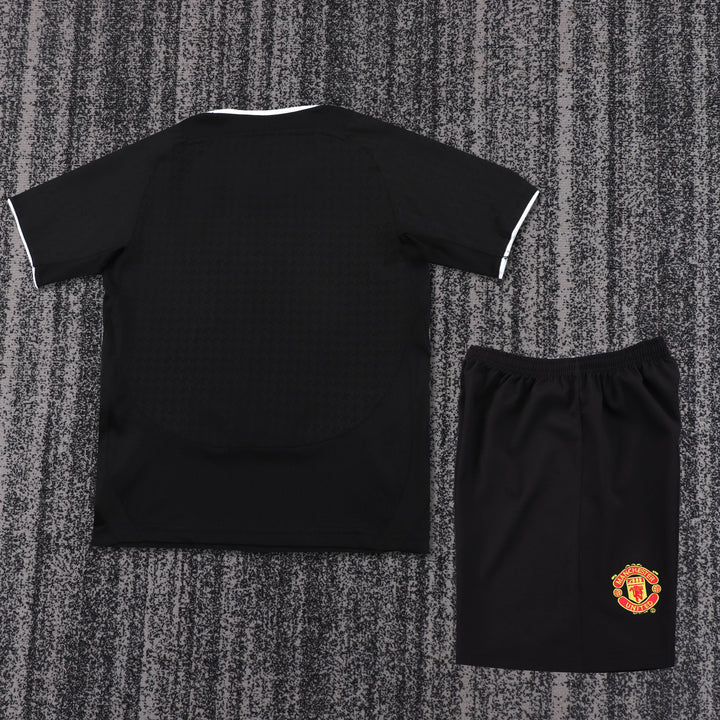 Manchester United 03/04 Children's Away Retro Set