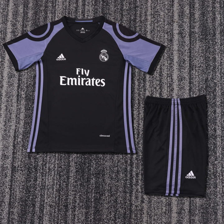 Real Madrid 16/17 Children's Third Retro Set