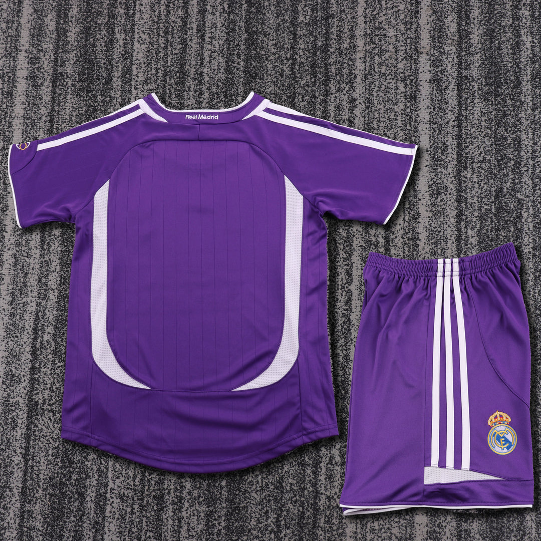 Real Madrid 06/07 Children's Third Retro Set