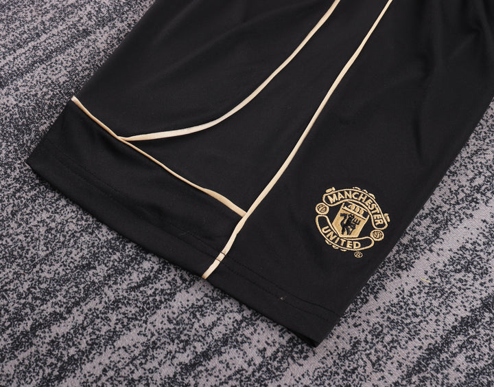 Manchester United 01/02 Children's Third Retro Set