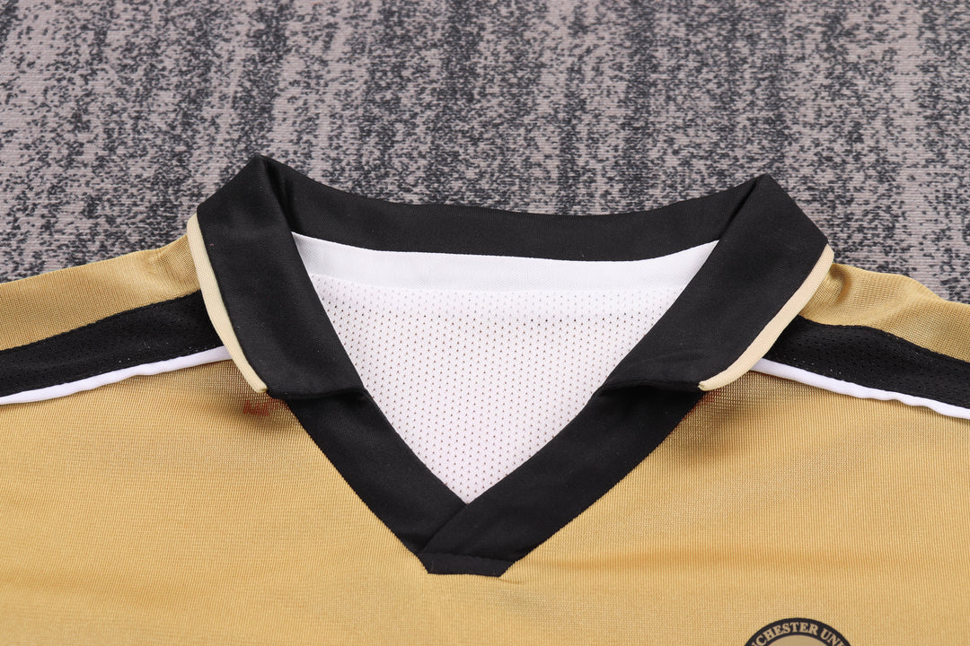 Manchester United 01/02 Children's Third Retro Set
