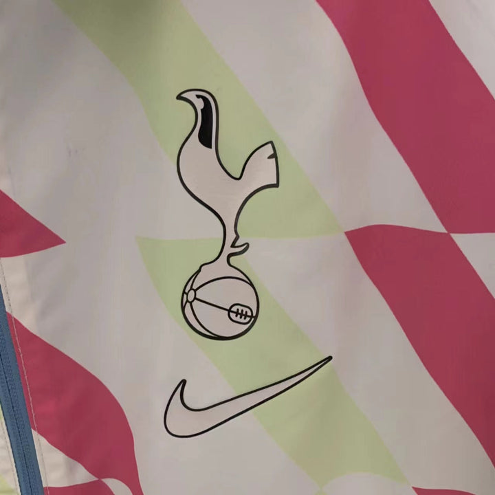 Tottenham Hotspur Reversible Windbreaker Jacket - Light Blue/Pink
