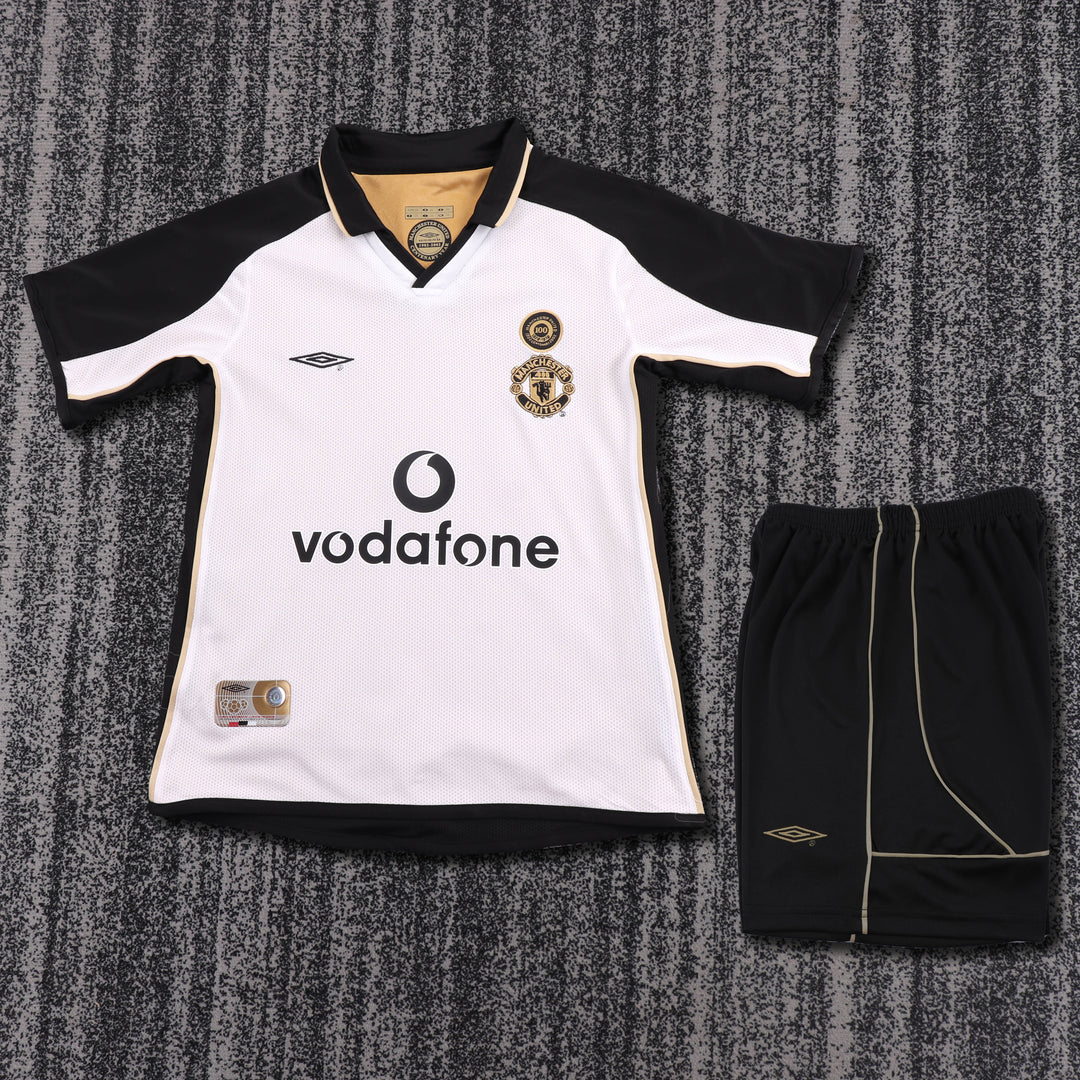 Manchester United 01/02 Children's Away Retro Set