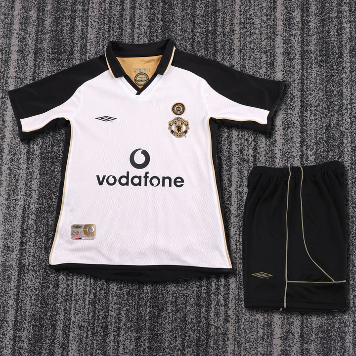 Manchester United 01/02 Children's Away Retro Set