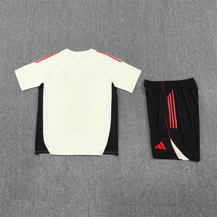Liverpool Training Kit 25/26 - Cream/Black