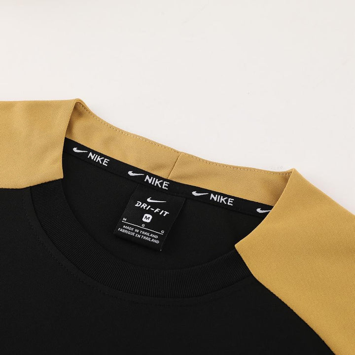 Nike Training Shirt - Black/Gold