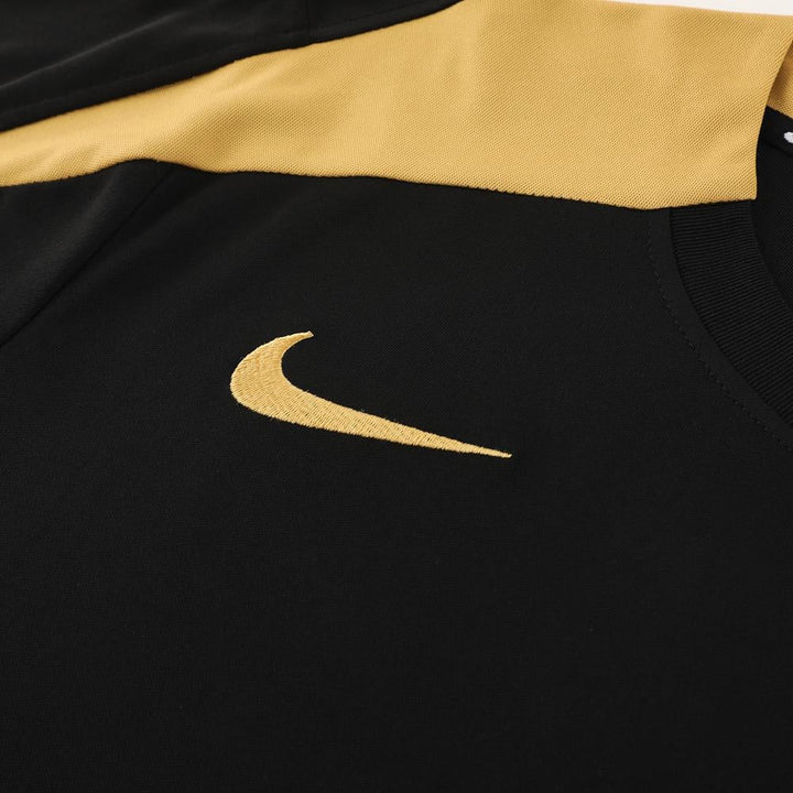 Nike Training Shirt - Black/Gold