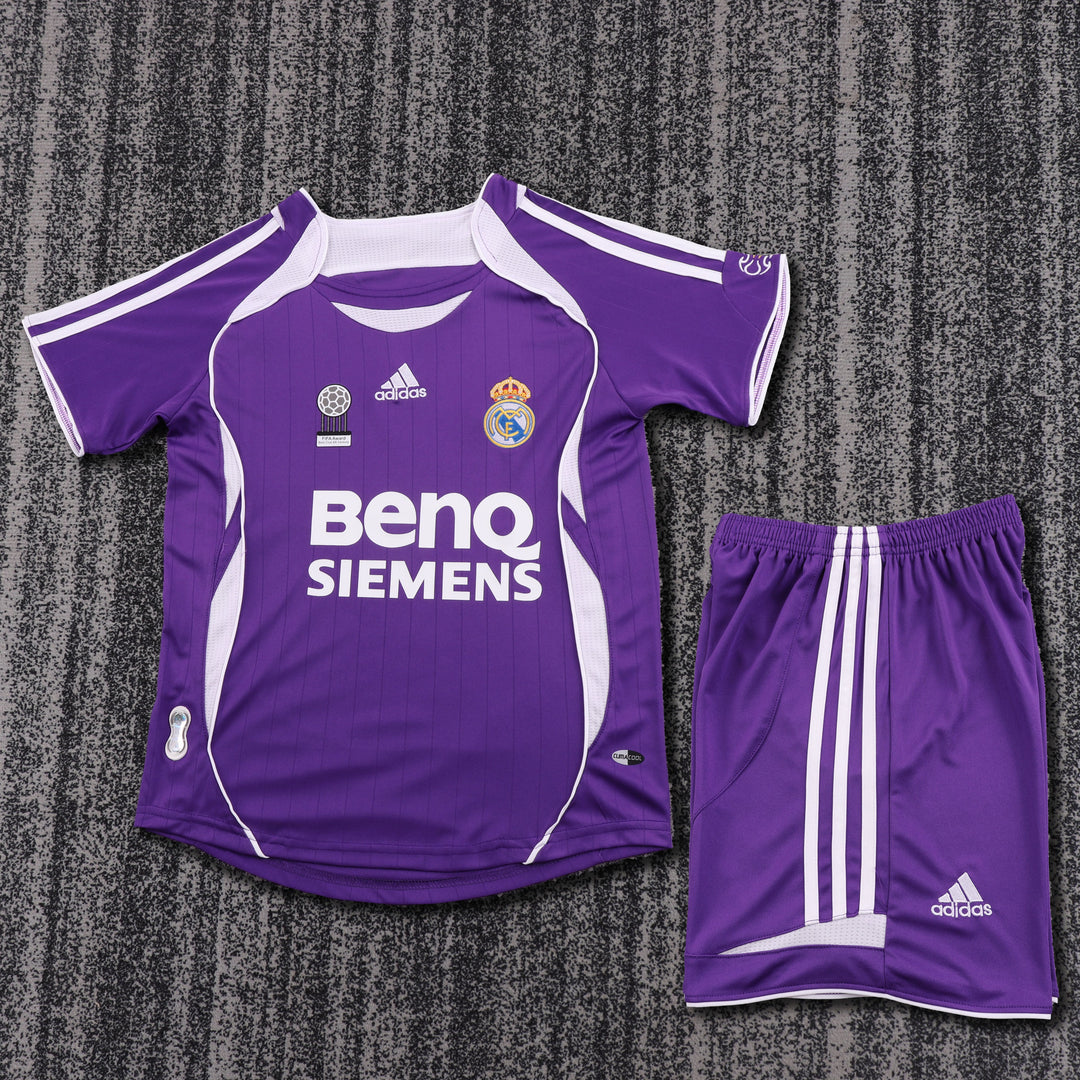 Real Madrid 06/07 Children's Third Retro Set