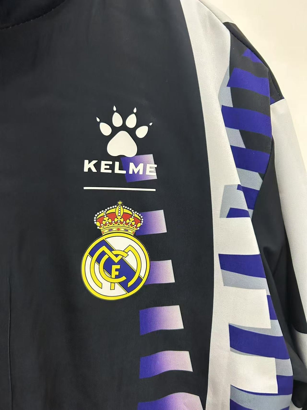Real Madrid 1997/98 Reversible Windbreaker Jacket - Black/Light Blue