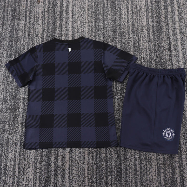 Manchester United 13/14 Children's Away Retro Set