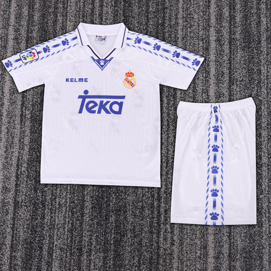 Real Madrid 96/97 Children's Home Retro Set (+Patches)