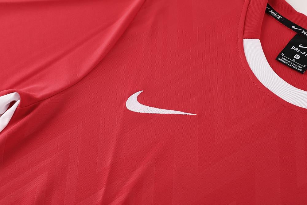 Nike Training Shirt - Red