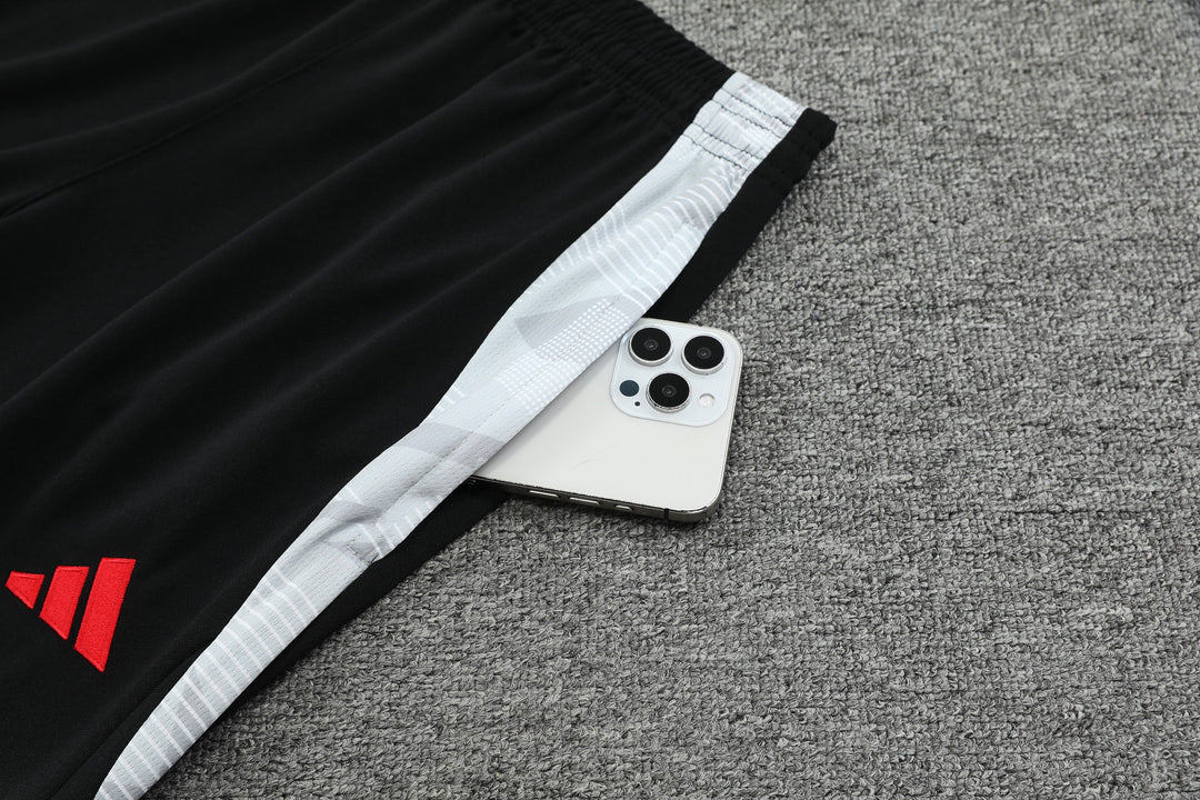Manchester United 2024/25 Pants - Black/White