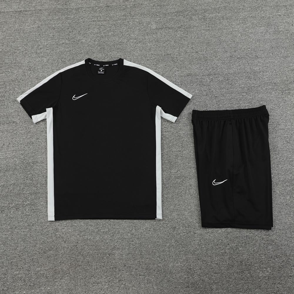 Nike Training Kit - Black II