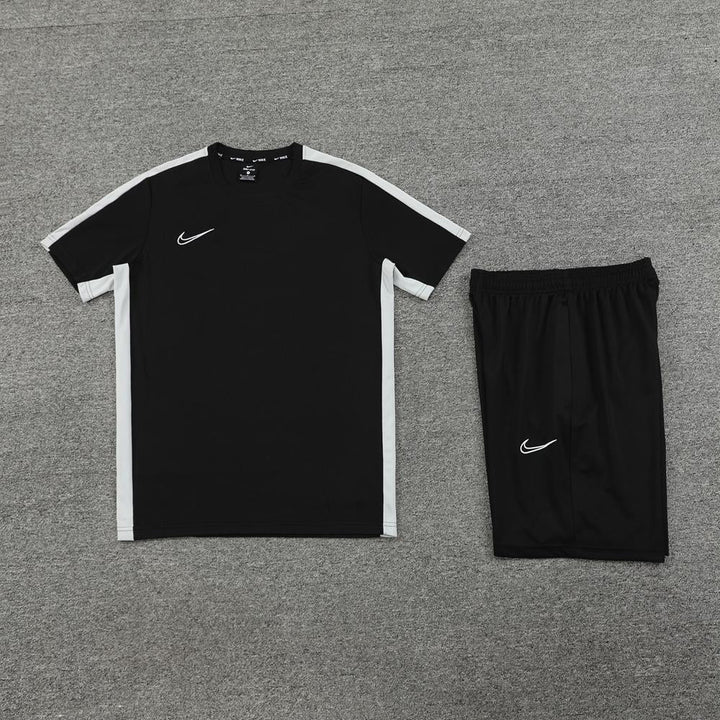 Nike Training Kit - Black II