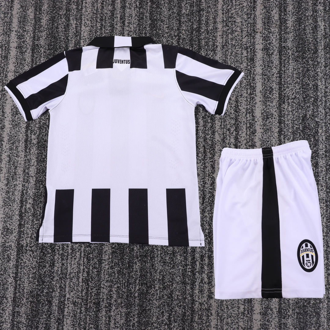 Juventus 14/15 Children's Home Retro Set
