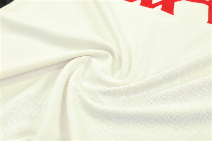 Liverpool Training Kit 25/26 - Cream/Black
