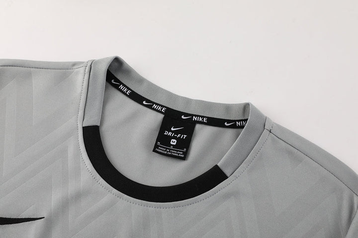 Nike Training Shirt - Grey