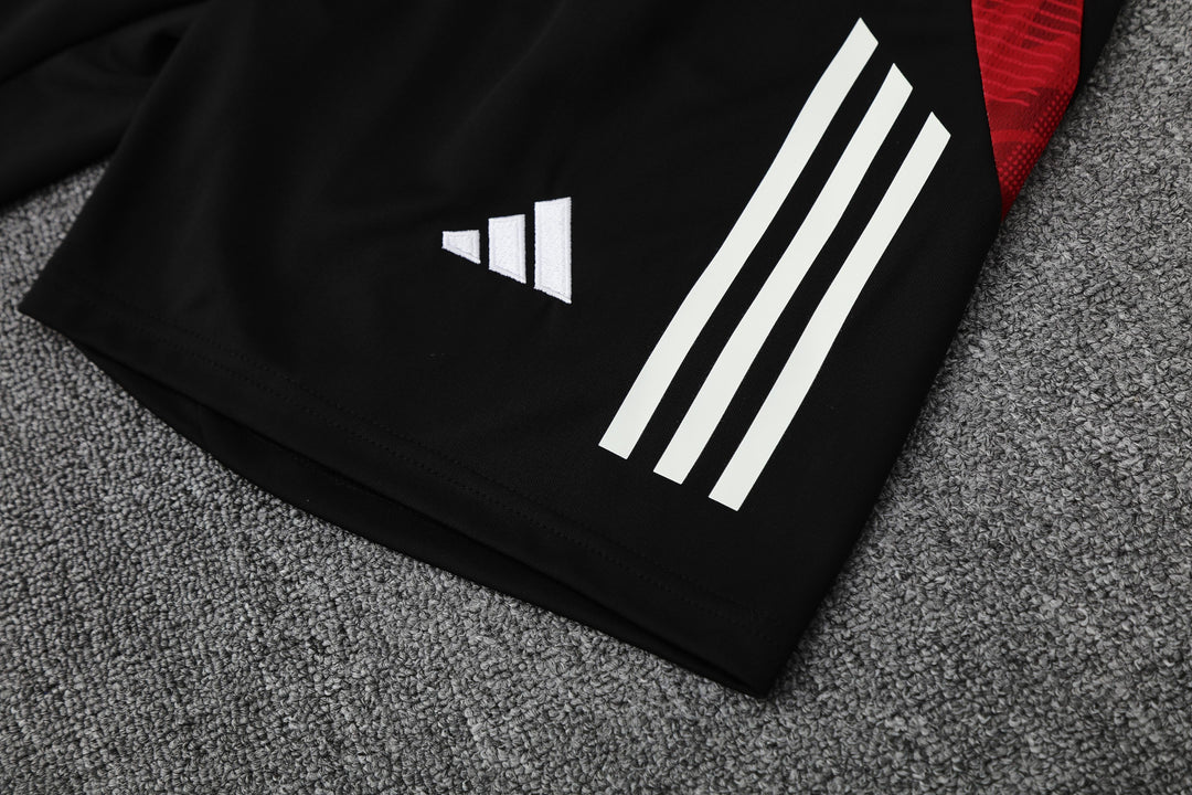 Manchester United 2025/26 Training Short - Black/Burgundy