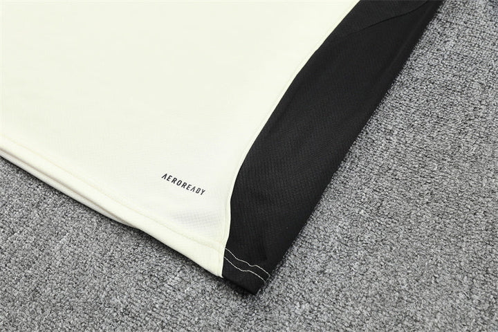 Liverpool Training Kit 25/26 - Cream/Black