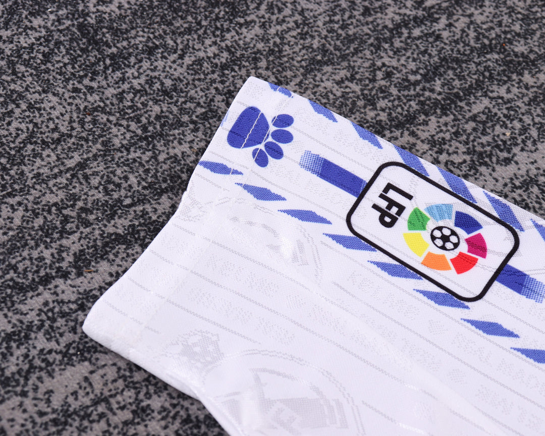 Real Madrid 96/97 Children's Home Retro Set (+Patches)