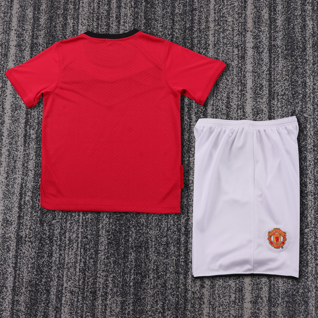 Manchester United 09/10 Children's Home Retro Set
