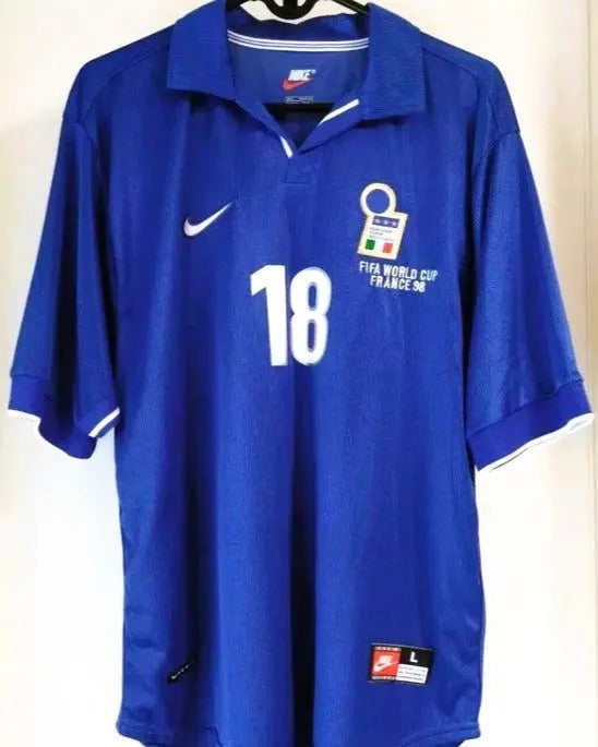 Italy 98/99 Home Retro Shirt - BAGGIO #18