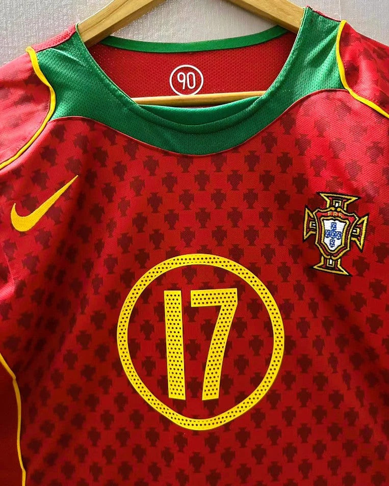 Portugal 04/05 Home Retro Shirt - C. RONALDO #17 (+Patches)