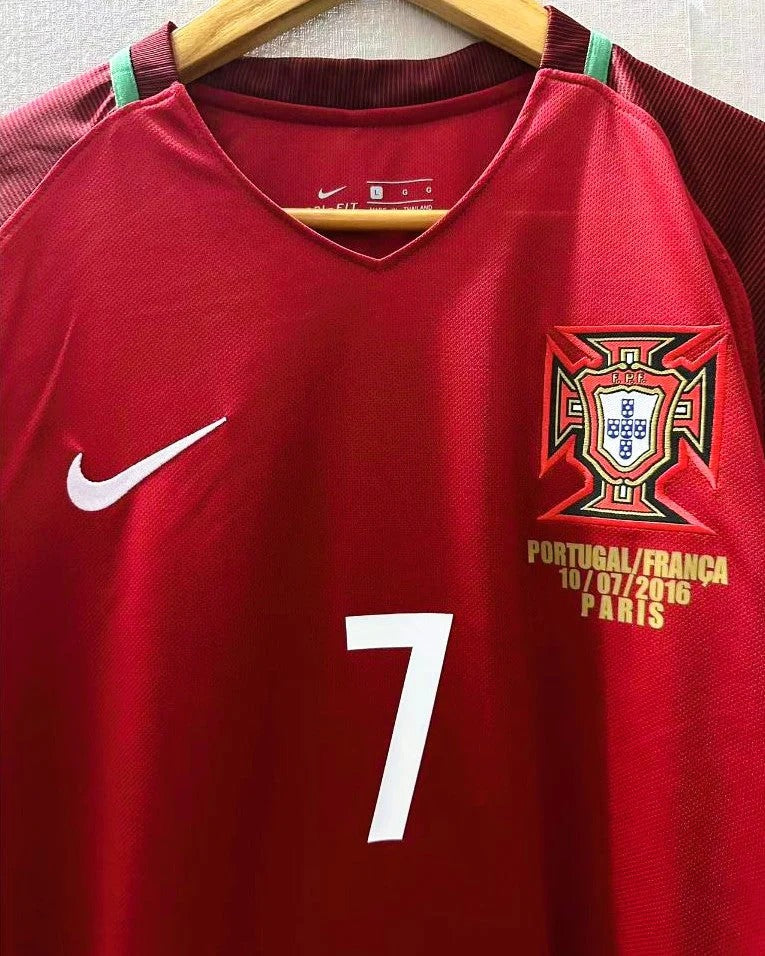 Portugal 16/17 Home Retro Shirt - RONALDO #7 (+Patches)