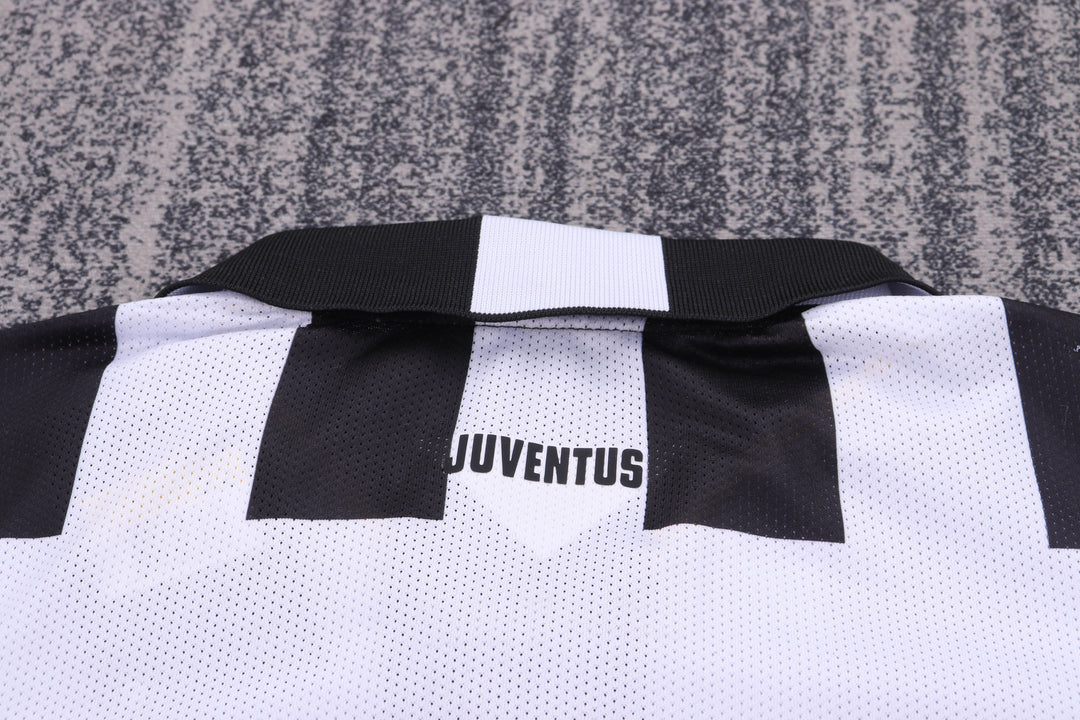Juventus 14/15 Children's Home Retro Set