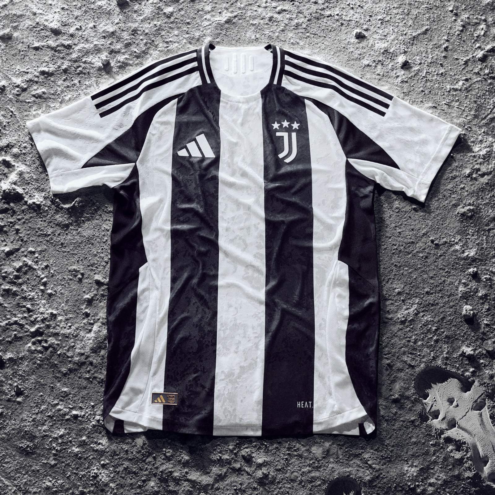 Juventus 2024/25 Home Shirt